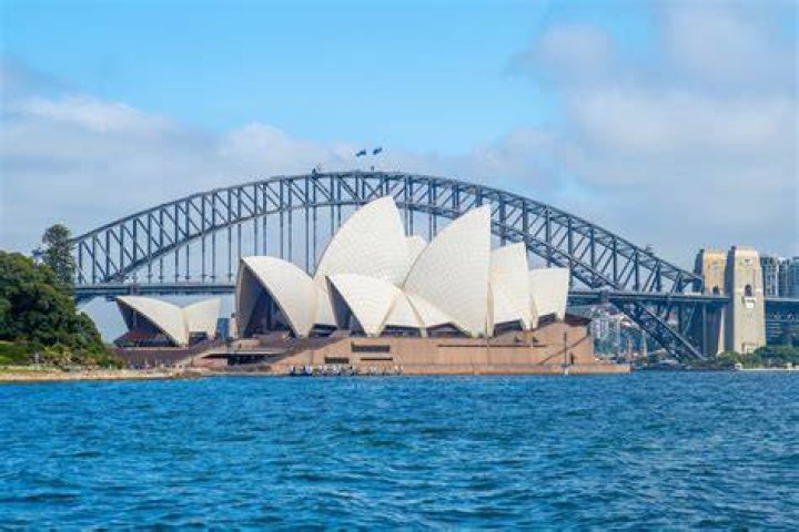 10 Bravery Facts About Sydney Carter Net Worth, Salary, Husband