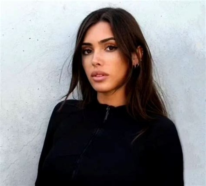 Bianca Censori Age, Wiki, Height, Ethnicity, Net Worth +19