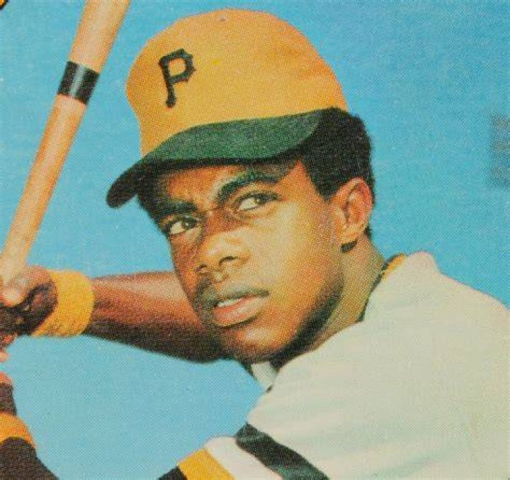 CardCorner 1975 Topps Rennie Baseball Hall of Fame