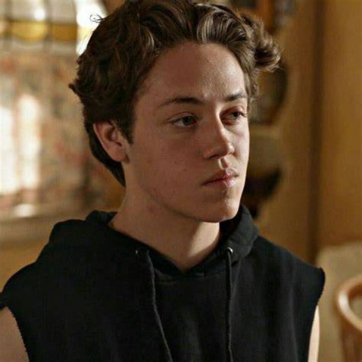 Carl Shameless, Shameless Season, Hot Actors, Actors & Actresses, Mein