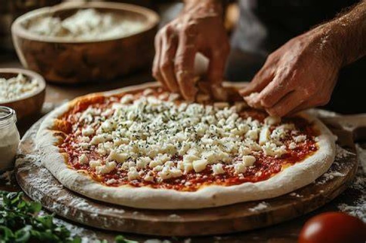 C&oacute;mo hacer pizza italiana con la receta original f&aacute;cil