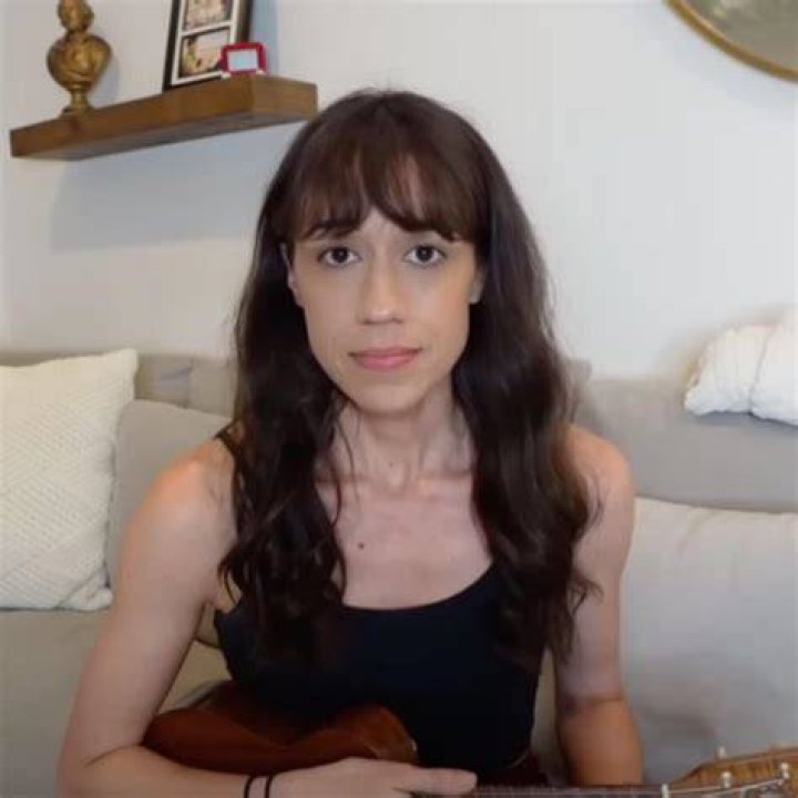Colleen Ballinger Hi. (toxic gossip train) Lyrics LyricsFA