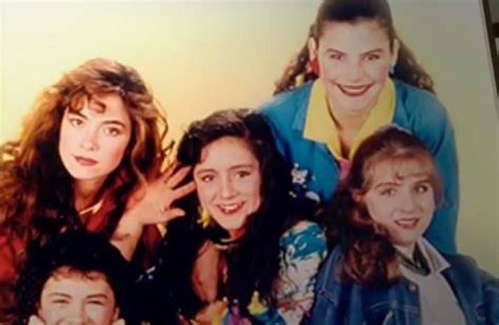 Ellas son las hermanas y mamá de Santa Fe Klan; las presenta por