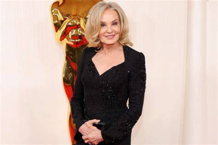 Jessica Lange's height, weight. Young, beautiful and slim at 67