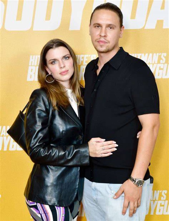 Julia Fox and ex Peter Artemiev come together to celebrate their son&rsquo;s