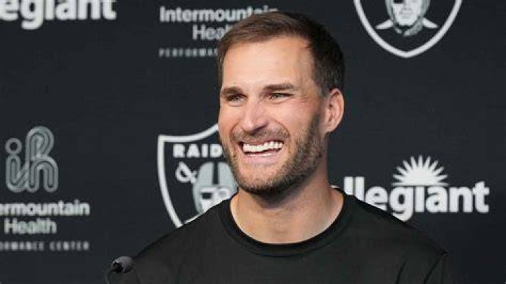 Kirk Cousins Is &lsquo;Grateful&rsquo; For Wife Julie During Vikings Playoff Run