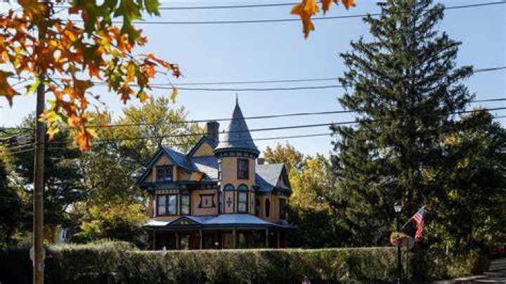 Living In Sea Cliff, N.Y. The New York Times