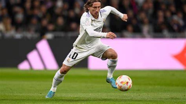 Luka Modric&rsquo;s performances show that he deserves a new contract at Real