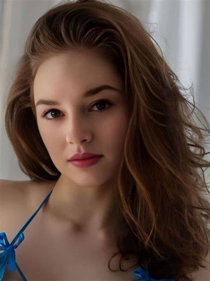 Mary Moody Models Biography
