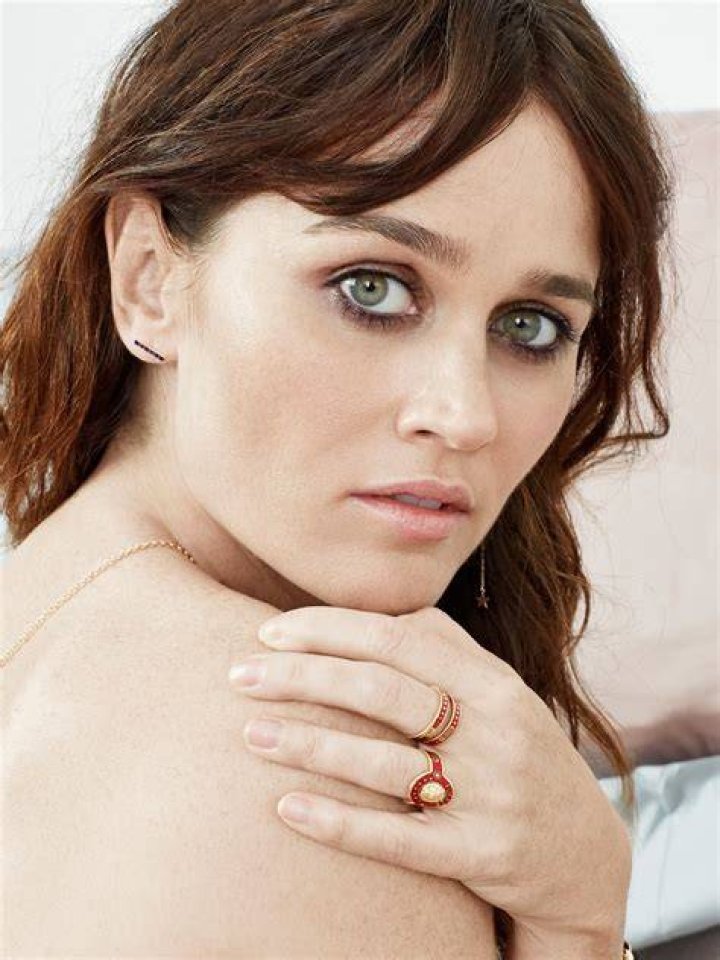 New Photoshoot Robin Tunney for FoundRae