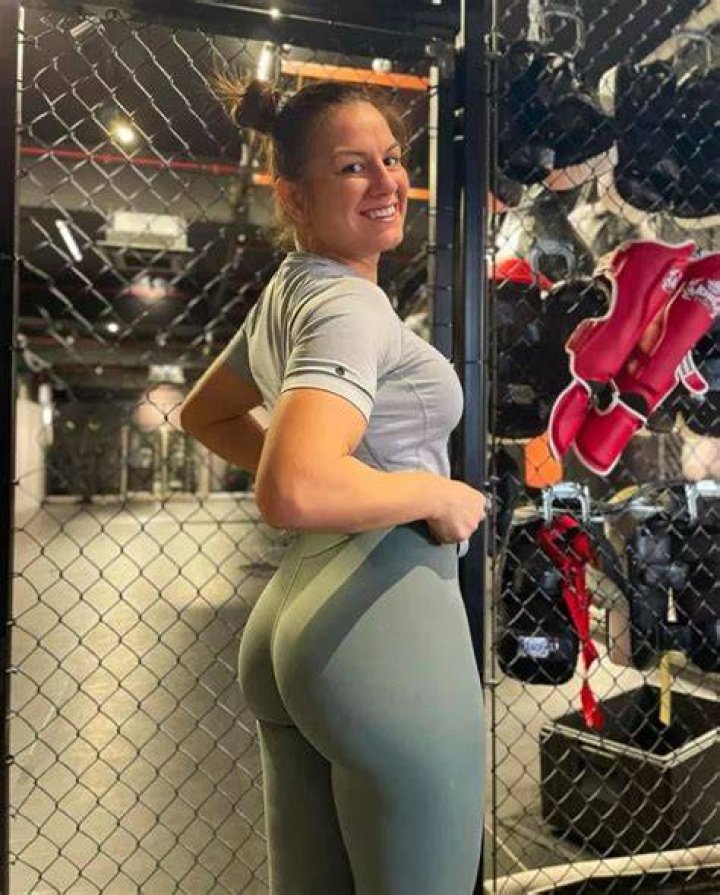 OnlyFans star Alice Ardelean is KICKED OUT of an MMA gym after