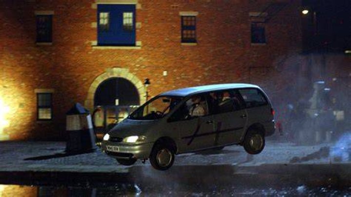 Richard Hillman drives the car into the Canal in 2003 Deaths on the