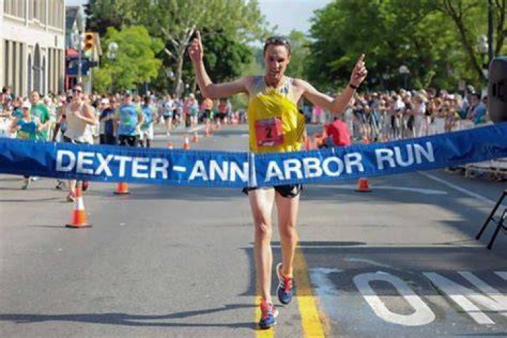 Runners In DexterAnn Arbor Run, May 1987 Ann Arbor District Library