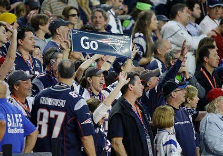Super Bowl fans "really annoyed" by background picture of Kirk Cousins