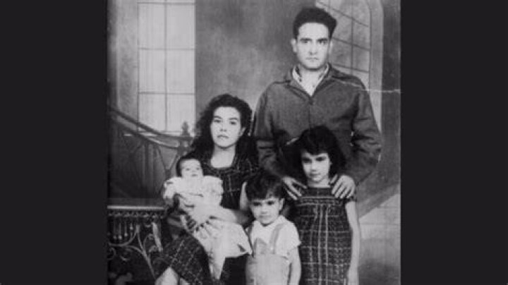 Vicente Fernández’s Parents and Siblings Meet His Dad, Mom and Sisters